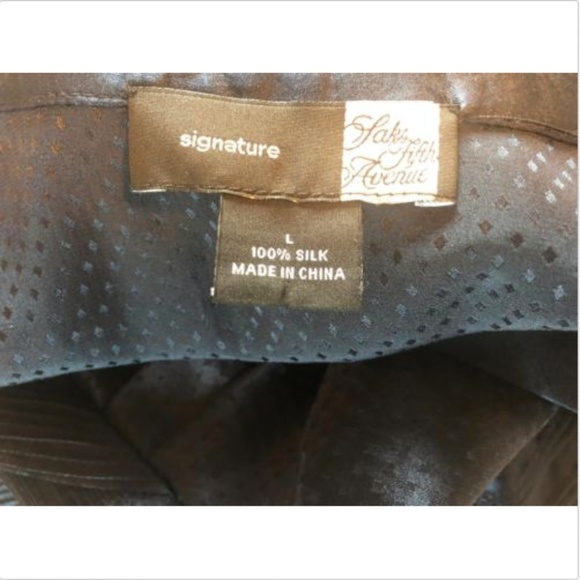 Signature for SaksFifthAvenue Umpire Silk Top SZ L - Picture 6 of 6